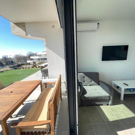 Club Panorama Studio - Pool, Garden Apartment Alsoors Exterior photo
